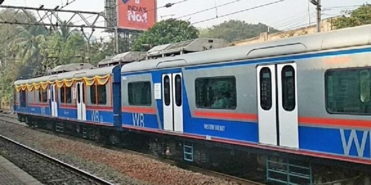 वंदे भारत एक्स्प्रेसच्या धर्तीवर मुंबईतील लोकल 100 टक्के वातानुकूलित करण्याचा रेल्वेचा मानस….