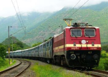 रेल्वेची अशी चूक की भारताचा शेतकरी झाला थेट ट्रेनचा मालक, संपूर्ण किस्सा वाचून डोकं फिरेल…..