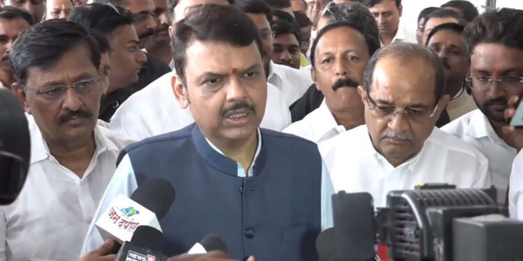 नूतन जिल्हाधिकारी कार्यालय सोलापूर उदघाटन – देवेंद्र फडणवीस