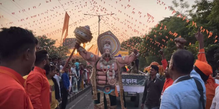 कशाला घाबरतो तुला रक्षक प्रभू रामाचा; जय जय बजरंगबली….!