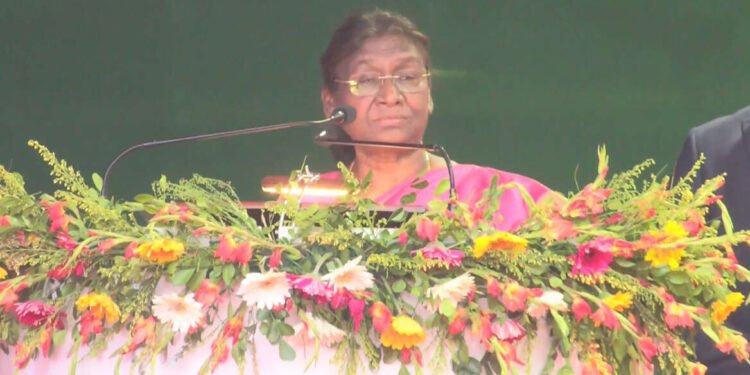 LIVE: रायरंगपूर स्टेडियमवर सन्मानार्थ आयोजित नागरी स्वागत समारंभात राष्ट्रपती द्रौपदी मुर्मू यांचे भाषण…..