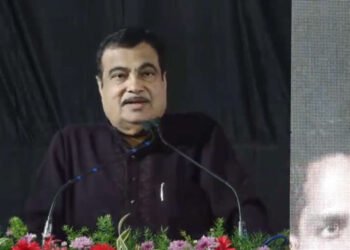 नितीन गडकरी, OFROT चेंबर आणि फाउंडेशन कार्यालय, नागपूरच्या नवीन इमारतीचे उद्घाटन करताना…..