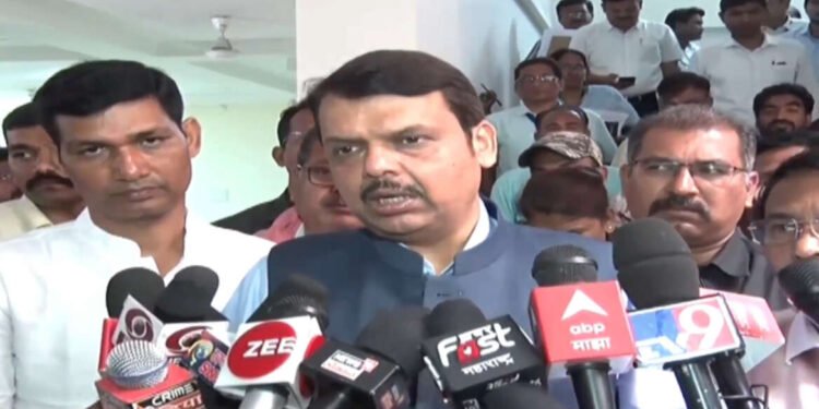 देवेंद्र फडणवीस यांचा भंडारा येथे माध्यमांशी संवाद….