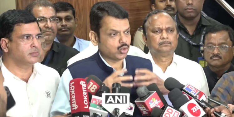 नागपुरात खरीप हंगाम बाबत देवेंद्र फडणवीस यांचा माध्यमांशी संवाद…