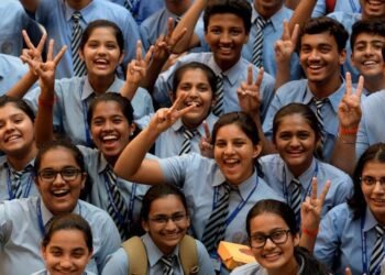 CBSE: दहावीचा निकाल जाहीर, ‘या’ लिंकवरून डाउनलोड करा….