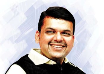 अंदाज कुछ अलग है मेरे सोचने का , सबको मंज़िल का शौक तो मुझे राहें बनाने का….