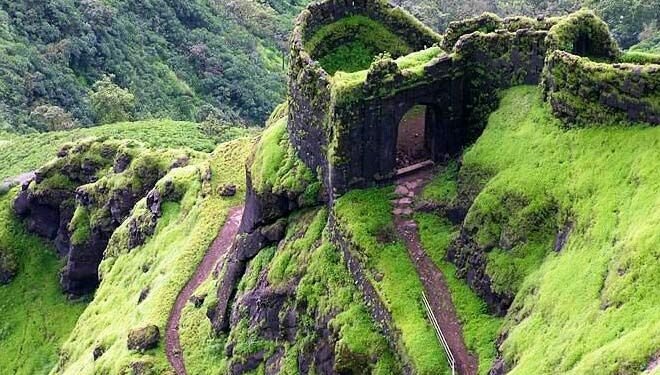 छत्रपती शिवाजी महाराजांनी स्वराज्याचे तोरण बांधलेल्या तोरणा गडावर ऐतिहासिक ठेवा, गूढ उकललं….