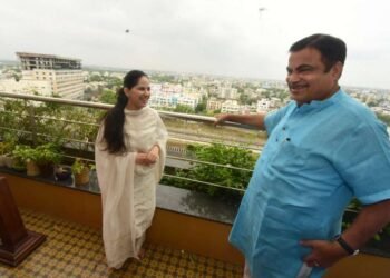 जया किशोरीजी यांनी घेतली नितीन गडकरी यांची भेट….