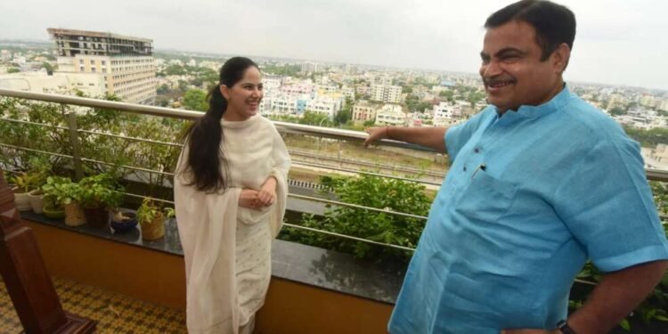 जया किशोरीजी यांनी घेतली नितीन गडकरी यांची भेट….