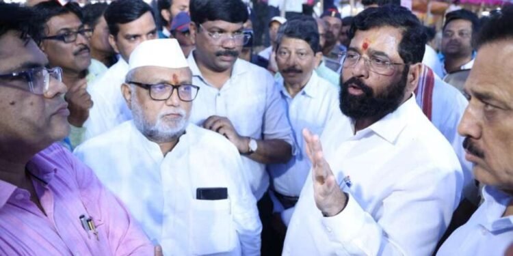 पंढरपुरातील कामात त्रुटी आढळल्यानं मुख्यमंत्र्यांनी अधिकाऱ्यांना सुनावलं….