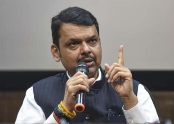 अचानक एवढ्या औरंग्याच्या अवलादी कुठून पैदा झाल्या ? देवेंद्र फडणवीस…..