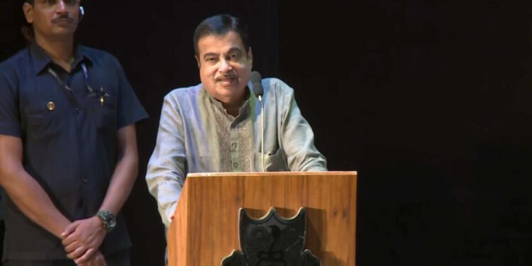 रोडमार्क फाउंडेशन, नागपूर आयोजित रस्ता सुरक्षा या विषयावरील शैक्षणिक चर्चासत्राला संबोधित करताना