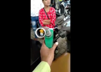 अमरावतीमधील एका पेट्रोलपंपावरील हा व्हीडीओ सध्या प्रचंड व्हायरल होत आहे