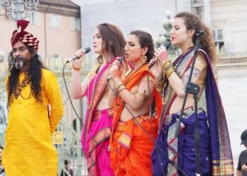 योग दिनाच्या कार्यक्रमाच्या निमित्ताने परदेशी नागरिकांच्या आवाजात संघाची प्रार्थना ऐका….