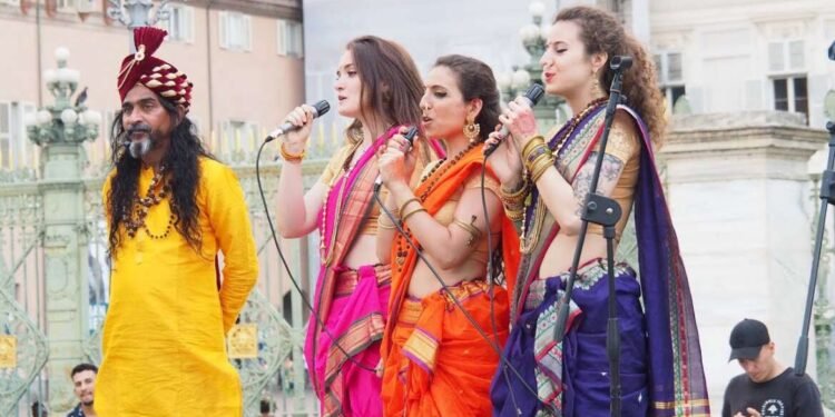 योग दिनाच्या कार्यक्रमाच्या निमित्ताने परदेशी नागरिकांच्या आवाजात संघाची प्रार्थना ऐका….