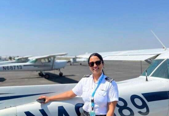 कर्ज काढून शरद पोंक्षेंची मुलगी झाली पायलट, पोस्ट शेअर करत व्यक्त केल्या भावना…