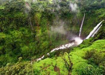 भारतातील दुसरा सर्वात उंच धबधबा महाराष्ट्रात कुठे आहे पहा कॉमेंट मधील लिंक वर क्लिक करून…..