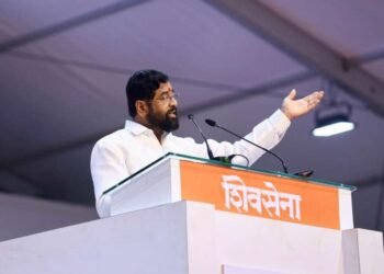 इर्शाळवाडीत काही लोक व्हॅनिटी वॅनमधून आले, एकनाथ शिंदेंचा टोला….