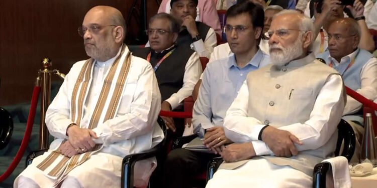 17 व्या भारतीय सहकारी काँग्रेसमध्ये पंतप्रधान मोदी उपस्थित होते……