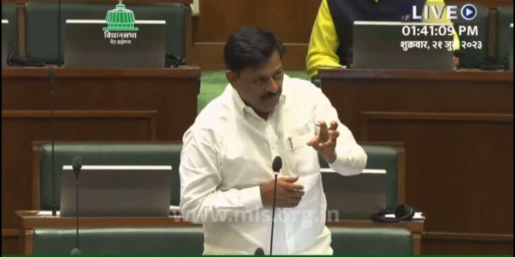 सोलापूर चा विकास आणि सोलापूरकरांच्या जनभावनेचा विचार करता तात्काळ विमानसेवा सुरु करावी….