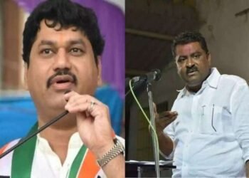 उशिरा येणाऱ्या मंत्र्यांना समज द्या, मुंडेंच्या गैरहजेरीनं सुरेश धस सभागृहातच बरसले….