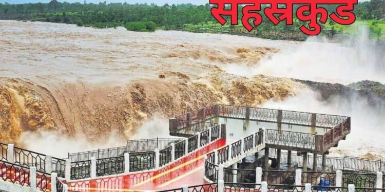 पैनगंगा नदीला पूर आल्याने माहूर किनवट महामार्गावर सकल भागात पाणीच साचले आहे….