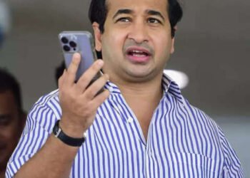 LIVE : आमदार नितेश राणे लाईव्ह; केल्या अनेक टीका ….