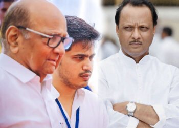 रोहित पवारांचं भर पावसात आंदोलन, अजितदादांनी पुरावेच काढले….