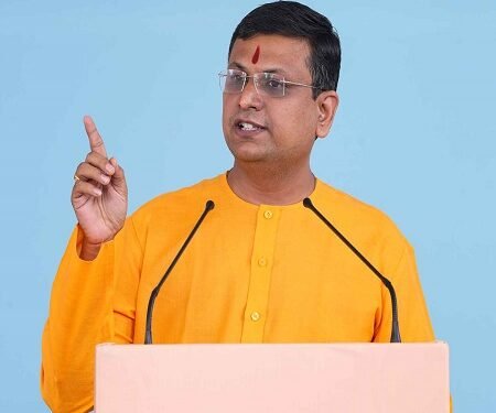 दाभोलकर हत्येचा तपास भरकटण्याला त्यांचे कुटुंबीयच जबाबदार – चेतन राजहंस