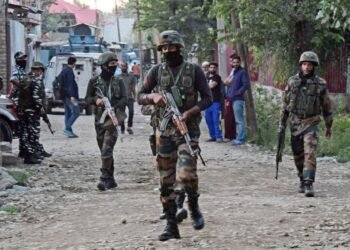 जम्मू-काश्मीर : पुलवामा चकमकीत 2 दहशतवादी ठार