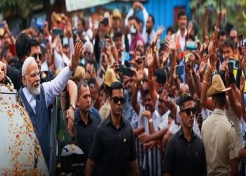 दक्षिण आफ्रिका, ग्रीसच्या यशस्वी दौऱ्यानंतर पंतप्रधान मोदींचे बेंगळुरुत भव्य स्वागत