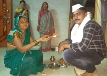 धोंड्याचा महिना; नाशिकमध्ये मुलीसह जावयाची सजलेल्या बैलगाडीतून मिरवणूक