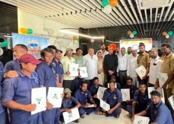 वाशिम – जिल्हाधिकाऱ्यांच्या उपस्थितीत 15 मुले हृदयशस्त्रक्रियेसाठी मुंबईकडे रवाना