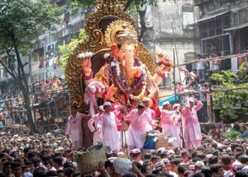 गणेशोत्सव मंडळांनी एकदा काढलेला परवाना पाच वर्षांसाठी वैध