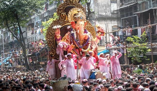 गणेशोत्सव मंडळांनी एकदा काढलेला परवाना पाच वर्षांसाठी वैध