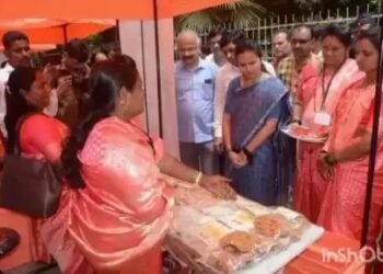 सोलापूर – मिलेटस खाद्यपदार्थ महोत्सवाचे मनीषा आव्हाळे यांच्या हस्ते उद्घाटन