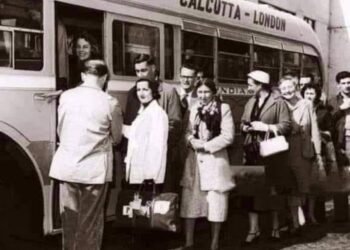 1950 च्या दशकाच्या सुरुवातीला सुरू झालेली दिल्ली – लंडन बस 20300km चालत असे आणि 11 देश पार करायची…..