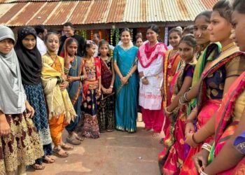 सोलापूर ZP शाळांमधील मुलांना गणवेश, बूट खरेदीसाठी निधी