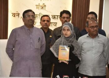 हिबा फातिमानं भगवद्गीतेचं केलं उर्दूत भाषांतर…..