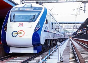 सोलापूर :- पहिली नॉन-एसी वंदे भारत एक्सप्रेस लवकरच सुरु होणार