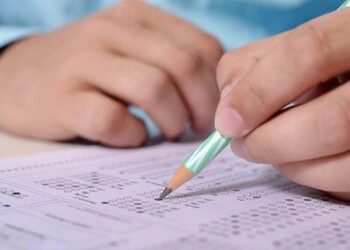 नाशिकमध्ये फुटला तलाठी भरतीचा पेपर, भरती प्रक्रिया वादात