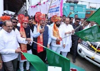 गोदावरी खोऱ्याला दुष्काळमुक्त करण्यासाठी पश्चिम वाहिनी नद्यांचे पाणी वळविणार – मुख्यमंत्री