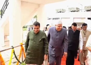 गडकरी आणि फडणवीसयांचे कौतुक नितीन गडकरींनी मानले उपराष्ट्रपतींचे आभार…..