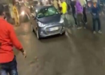 झारखंड : भरधाव कारने 12 जणांना चिरडले