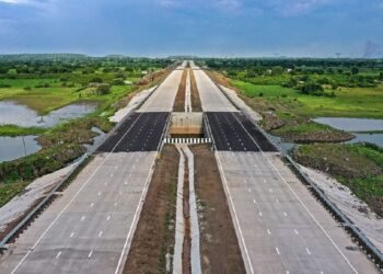 समृद्धी महामार्गावर 4975 वाहन चालकांवर परिवहन विभागाची कारवाई