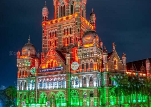 स्वातंत्र्यदिनानिमित्त सजलेली मुंबई 😍😍