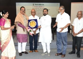 मराठी शाळांच्या भल्यासाठी मध्यमवर्गीयांनी पुढे यावे – महेश एलकुंचवार