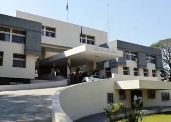 नाशिक : न्यायासाठी भावंडांचा स्वातंत्र्यदिनी आत्मदहनाचा प्रयत्न