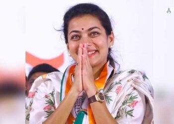 लोकसभेसाठी प्रणिती शिंदेंनाच उमेदवारी मिळावी, सोलापूर काँग्रेसचा ठराव