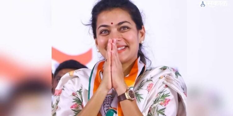 लोकसभेसाठी प्रणिती शिंदेंनाच उमेदवारी मिळावी, सोलापूर काँग्रेसचा ठराव